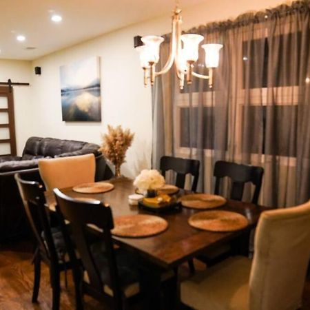 Nice And Cozy. Sleeps 5. Apartment Chicago Exterior photo