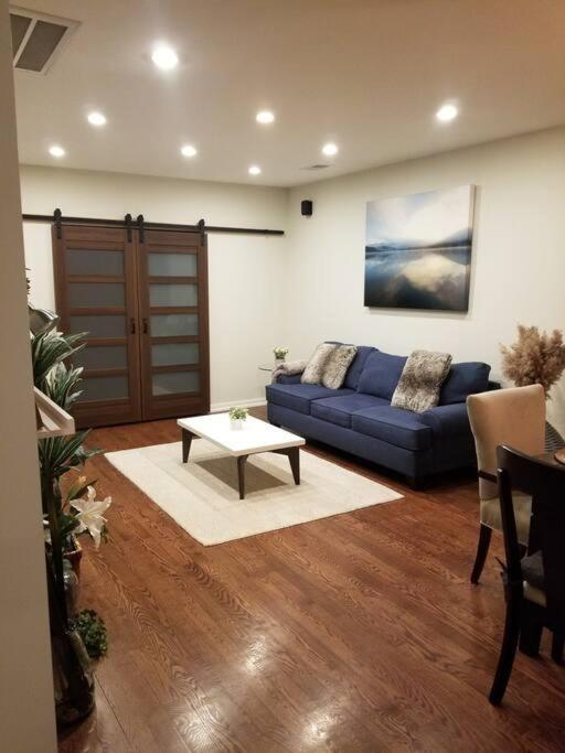 Nice And Cozy. Sleeps 5. Apartment Chicago Exterior photo