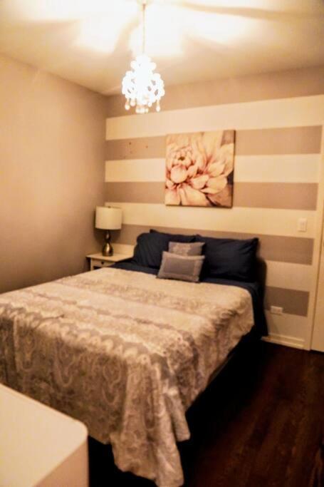 Nice And Cozy. Sleeps 5. Apartment Chicago Exterior photo