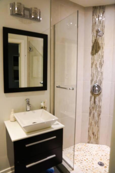 Nice And Cozy. Sleeps 5. Apartment Chicago Exterior photo